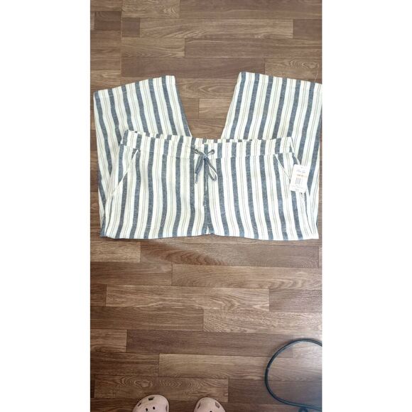 NWT Per Se wide leg, linen blend, capri pants. drawstring, beachy size 2X - Picture 3 of 6